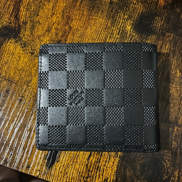 Louis Vuitton LV Wallet - Picture 3 of 5